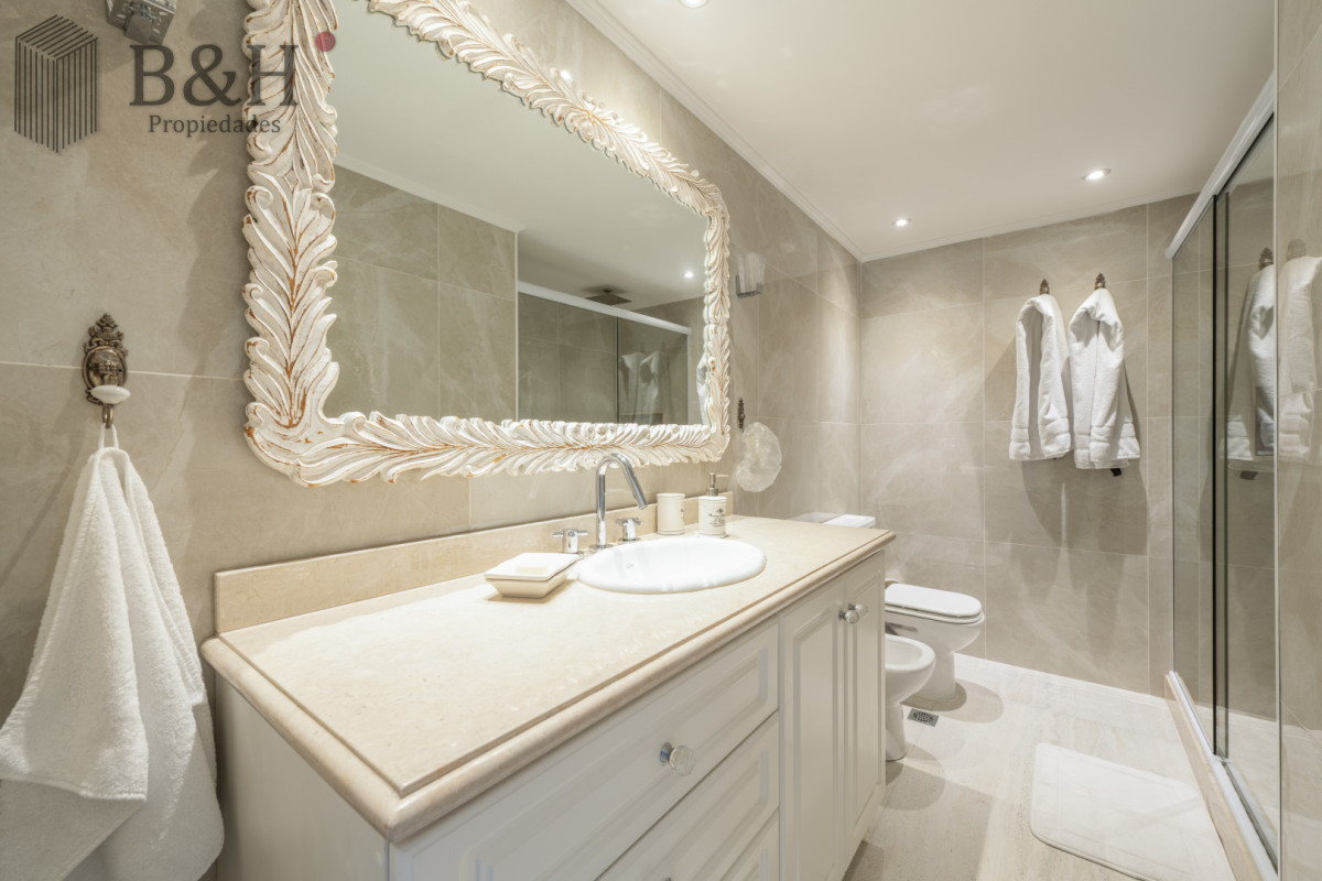 Apartamento ID.7481 - Millenium Tower esquinero Frente al Mar