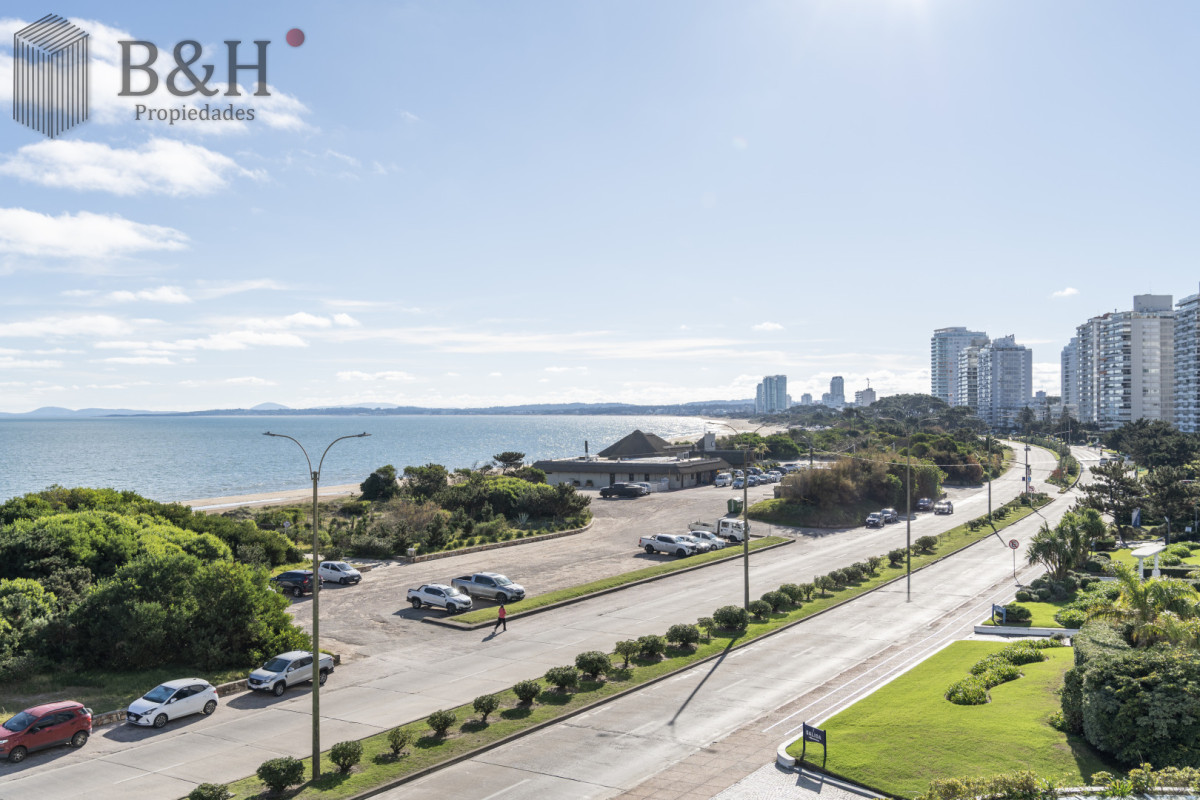 Apartamento ID.7481 - Millenium Tower esquinero Frente al Mar