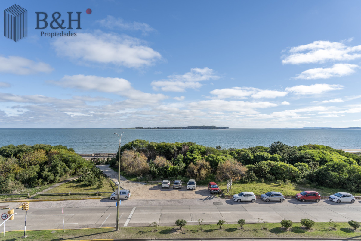 Apartamento ID.7481 - Millenium Tower esquinero Frente al Mar