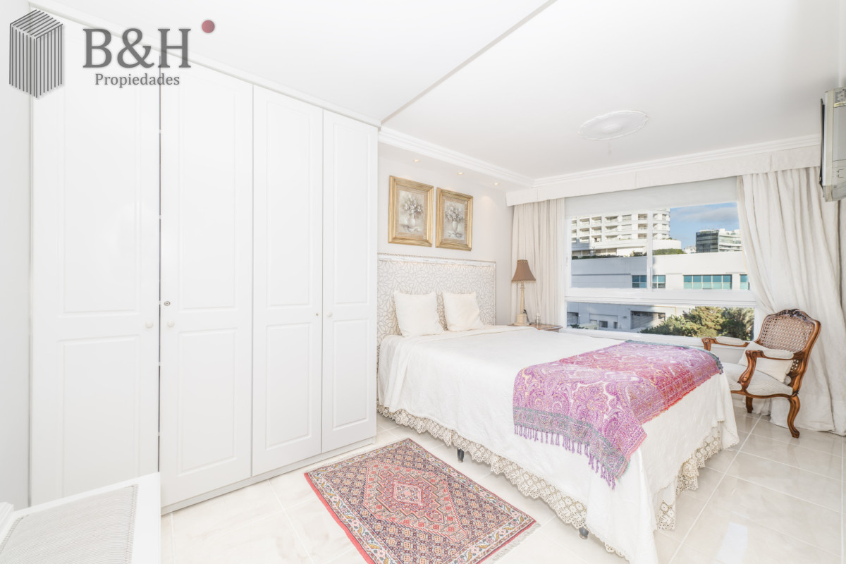 Apartamento ID.7481 - Millenium Tower esquinero Frente al Mar