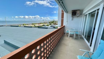 Apartamento todo reciclado, 1 dormitorio, cochera, Primera linea