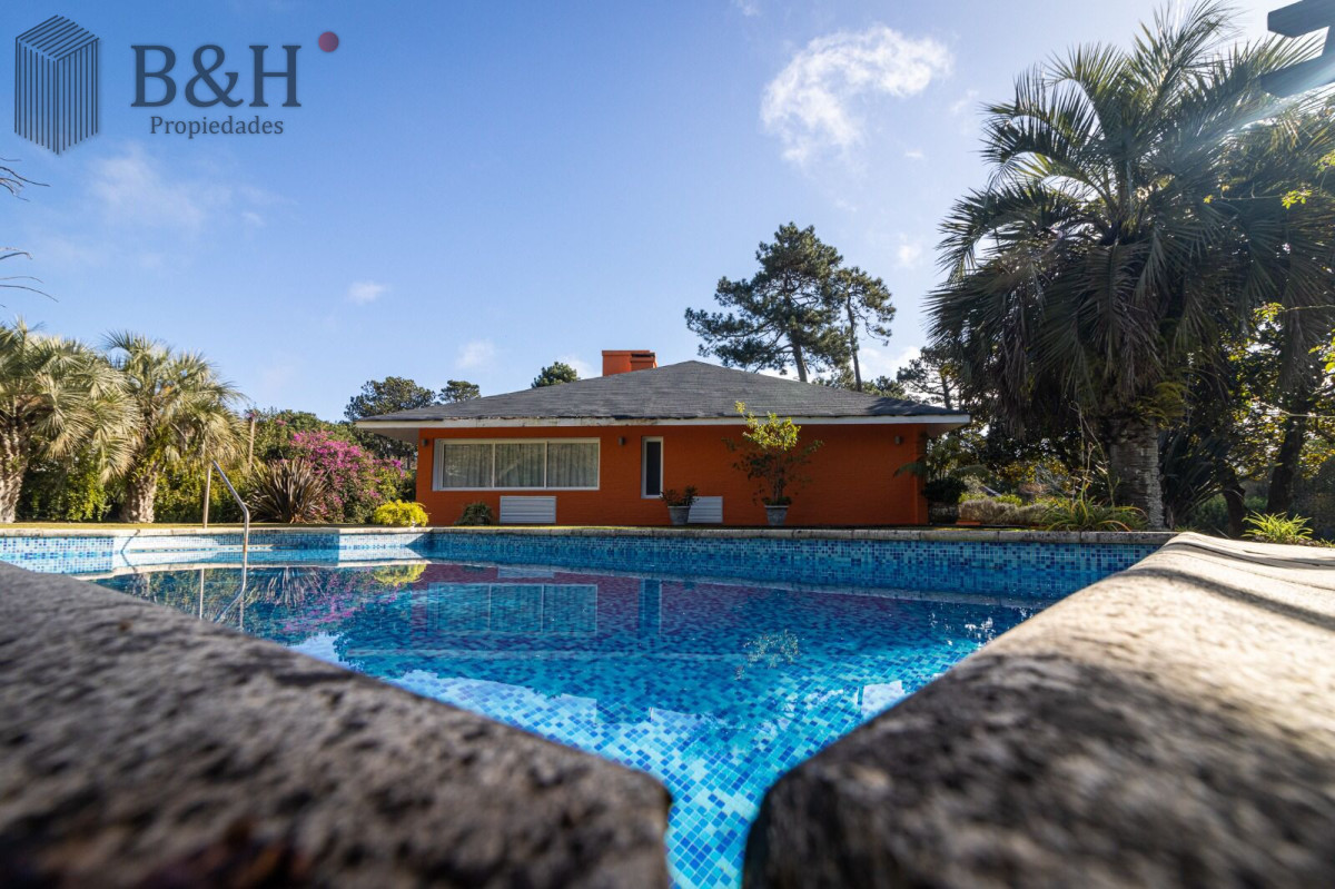 Casa ID.6007 - Casa en  Cantegril PUNTA DEL ESTE