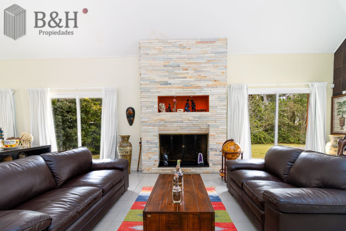 Casa ID.6007 - Casa en  Cantegril PUNTA DEL ESTE