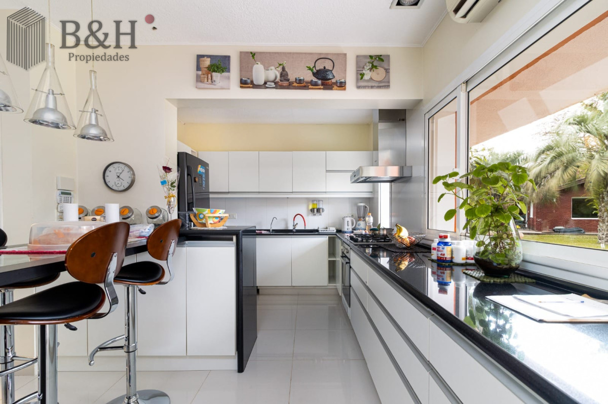 Casa ID.6007 - Casa en  Cantegril PUNTA DEL ESTE