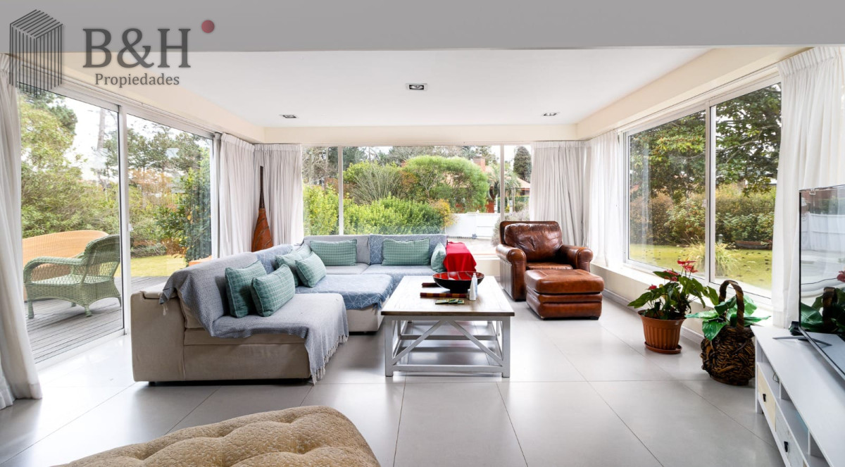 Casa ID.6007 - Casa en  Cantegril PUNTA DEL ESTE