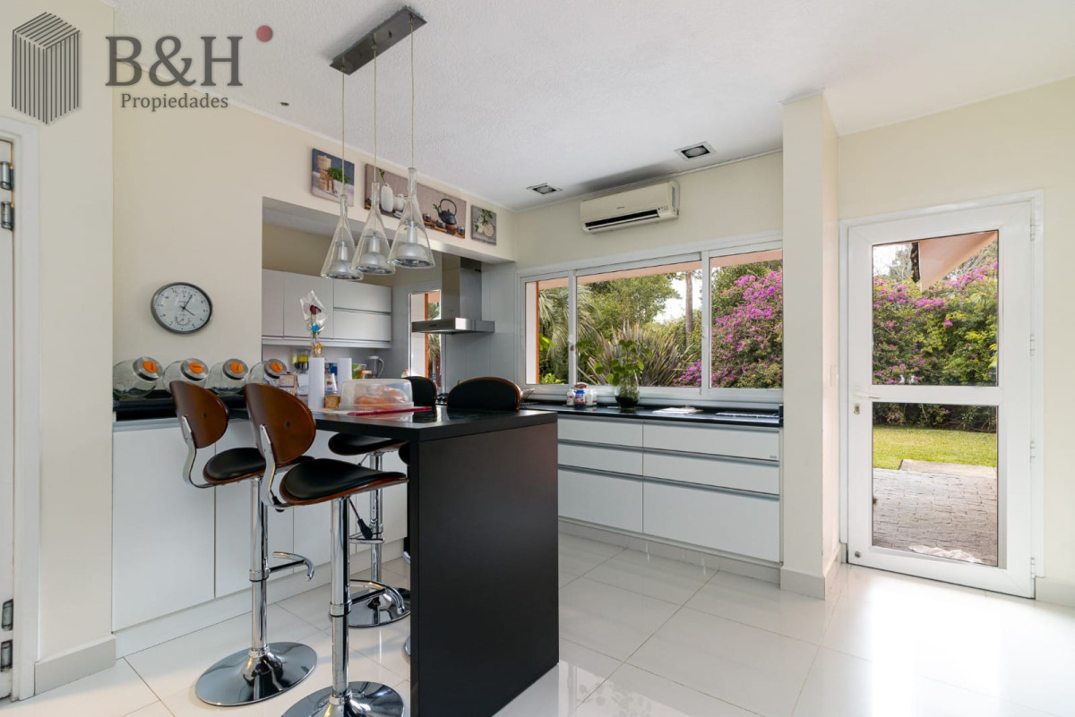 Casa ID.6007 - Casa en  Cantegril PUNTA DEL ESTE