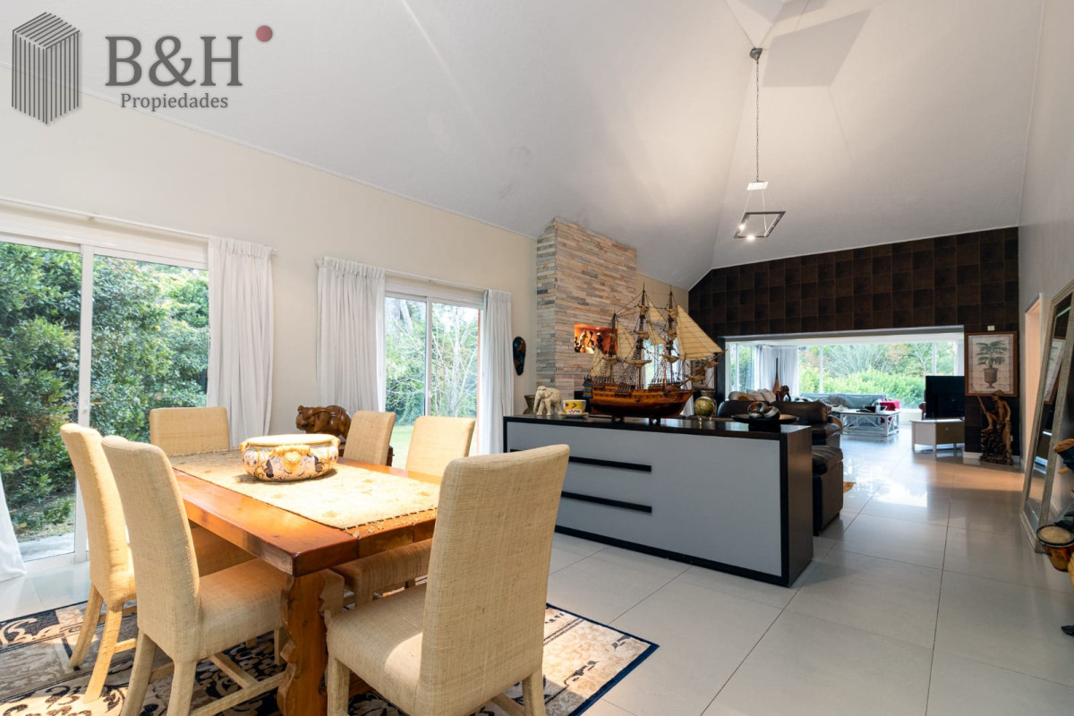 Casa ID.6007 - Casa en  Cantegril PUNTA DEL ESTE