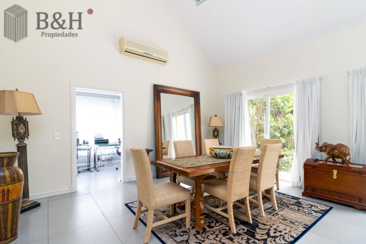 Casa ID.6007 - Casa en  Cantegril PUNTA DEL ESTE