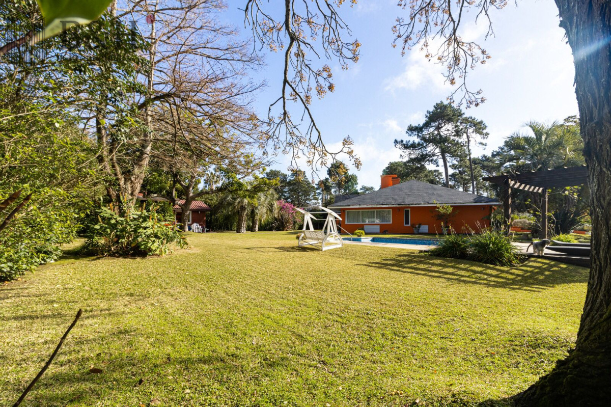 Casa ID.6007 - Casa en  Cantegril PUNTA DEL ESTE