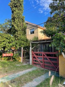Excelente casa para inversores en las Delicias 