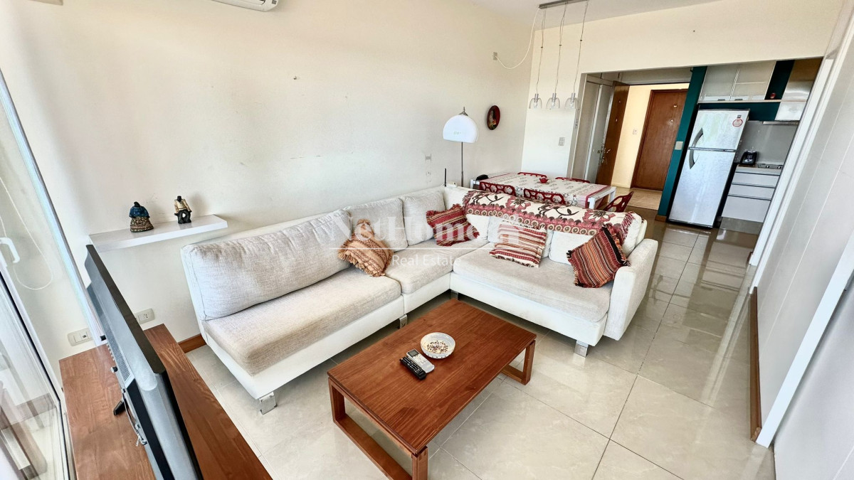 Apartamento ID.681 - Apartamento todo reciclado, 1 dormitorio, cochera, Primera linea