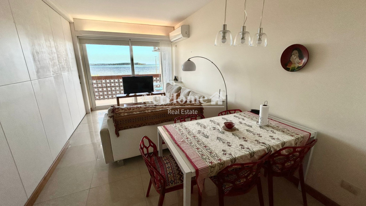 Apartamento ID.681 - Apartamento todo reciclado, 1 dormitorio, cochera, Primera linea