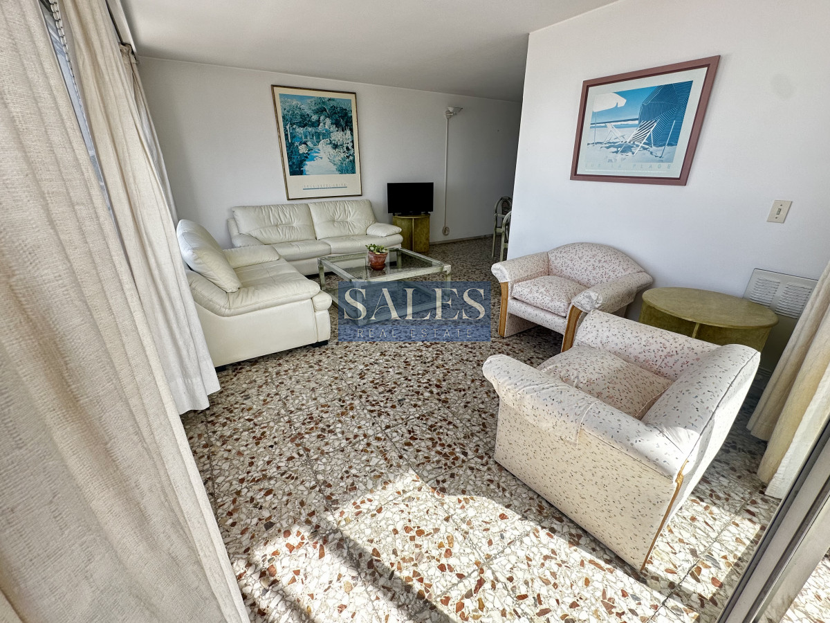 Apartamento ID.1375 - Luminoso apartamento en Península, 2 dormitorios, vista, sol y garage.  
