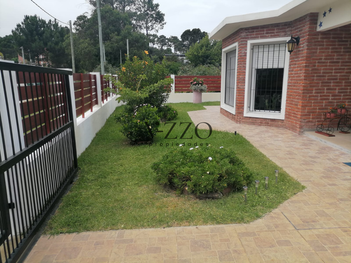 Casa ID.727/Excelente-Casa-en-pinares-3-dormitorios-y-garaje-para-2-autos-- - Excelente Casa en pinares 3 dormitorios y garaje para 2 autos  