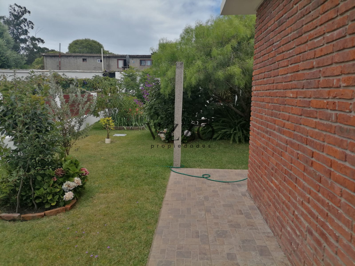 Casa ID.727/Excelente-Casa-en-pinares-3-dormitorios-y-garaje-para-2-autos-- - Excelente Casa en pinares 3 dormitorios y garaje para 2 autos  