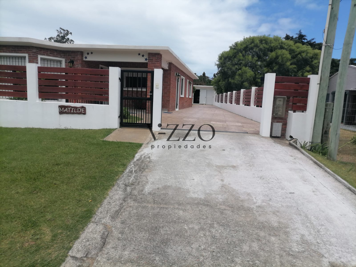 Casa ID.727/Excelente-Casa-en-pinares-3-dormitorios-y-garaje-para-2-autos-- - Excelente Casa en pinares 3 dormitorios y garaje para 2 autos  