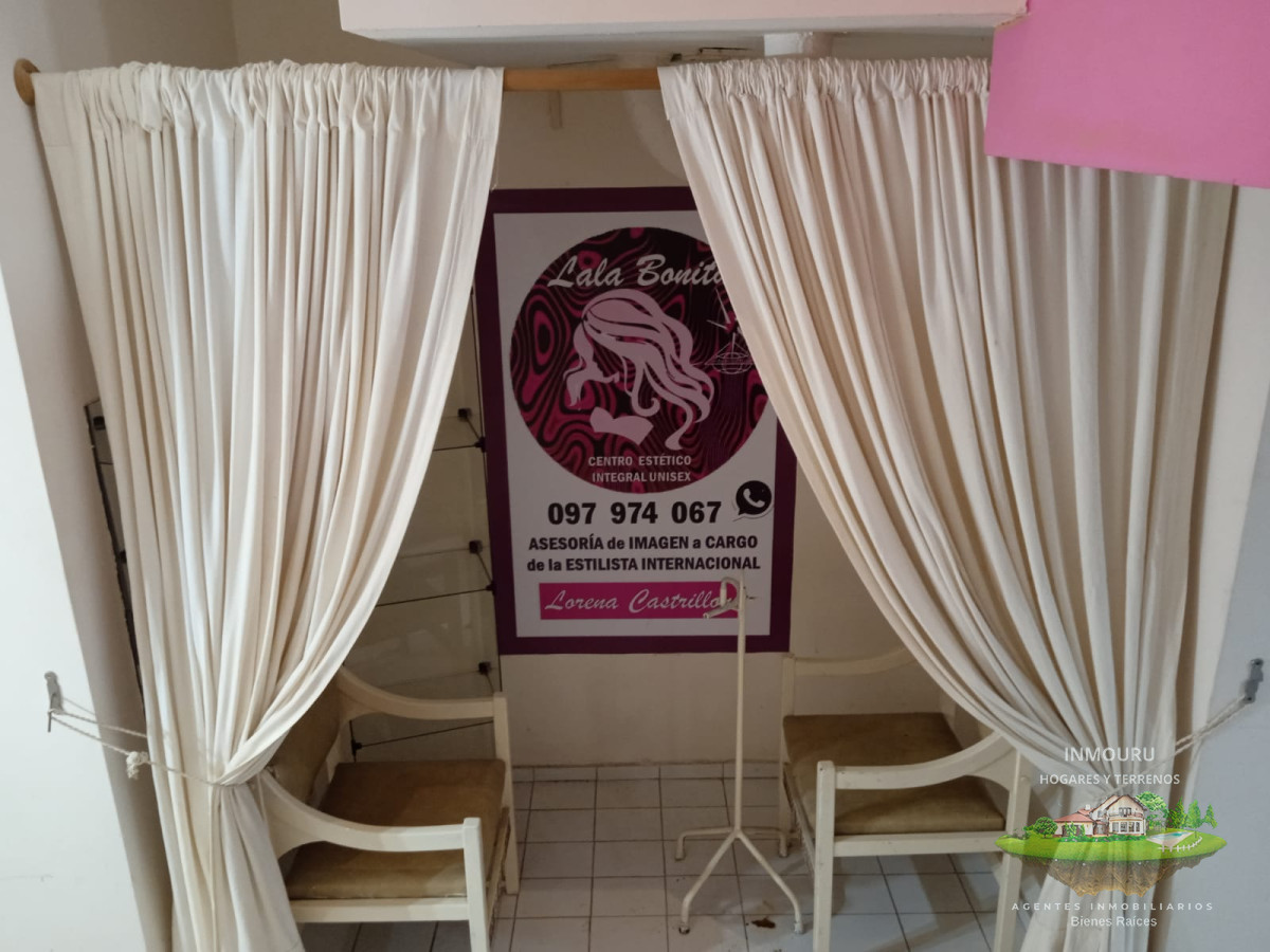 Local Comercial ID.824 - Amplio local frente a Parque Villa Biarritz