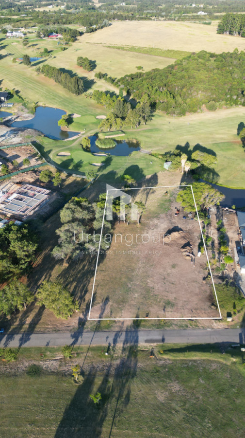 Exclusivo Lote en Pueblo Mio Chacras del Golf 5