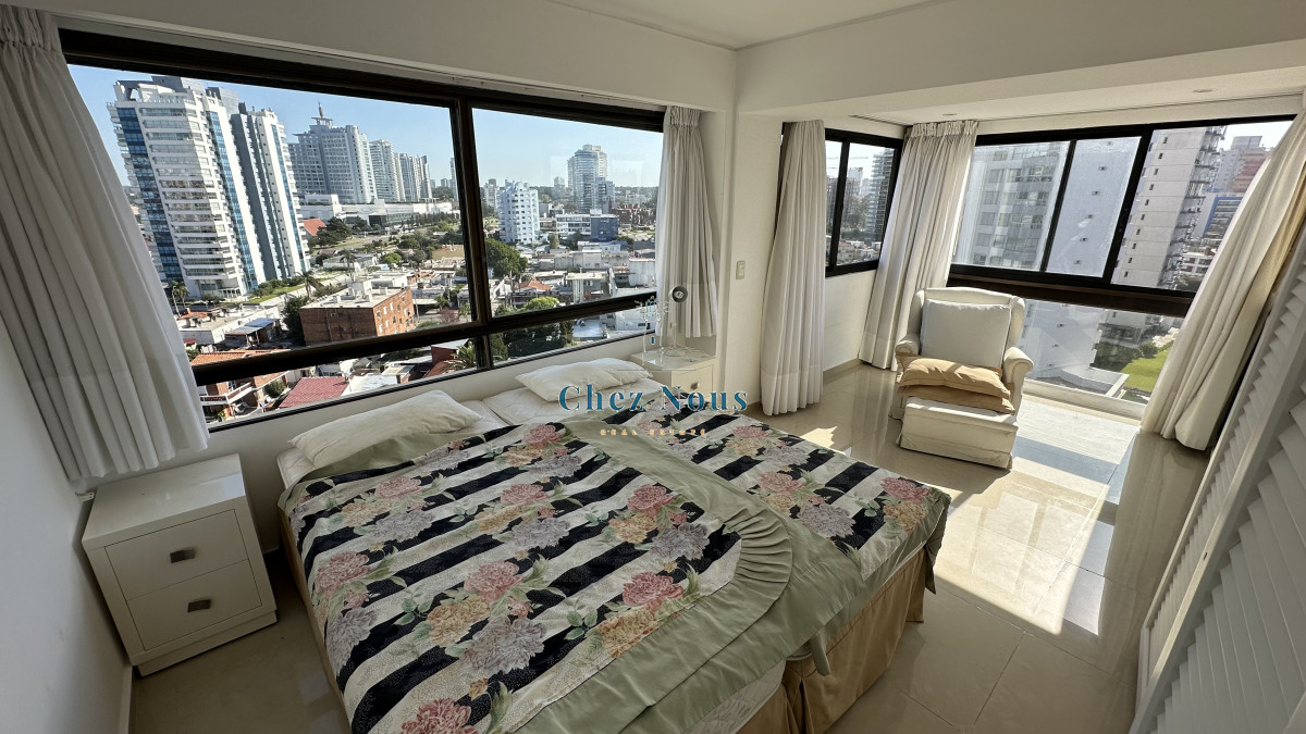 Apartamento ID.1365 - Increíble Depto. Reciclado a Metros del Mar!! 3 Dor. más Dependencia !!