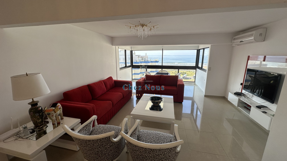 Apartamento ID.1365 - Increíble Depto. Reciclado a Metros del Mar!! 3 Dor. más Dependencia !!