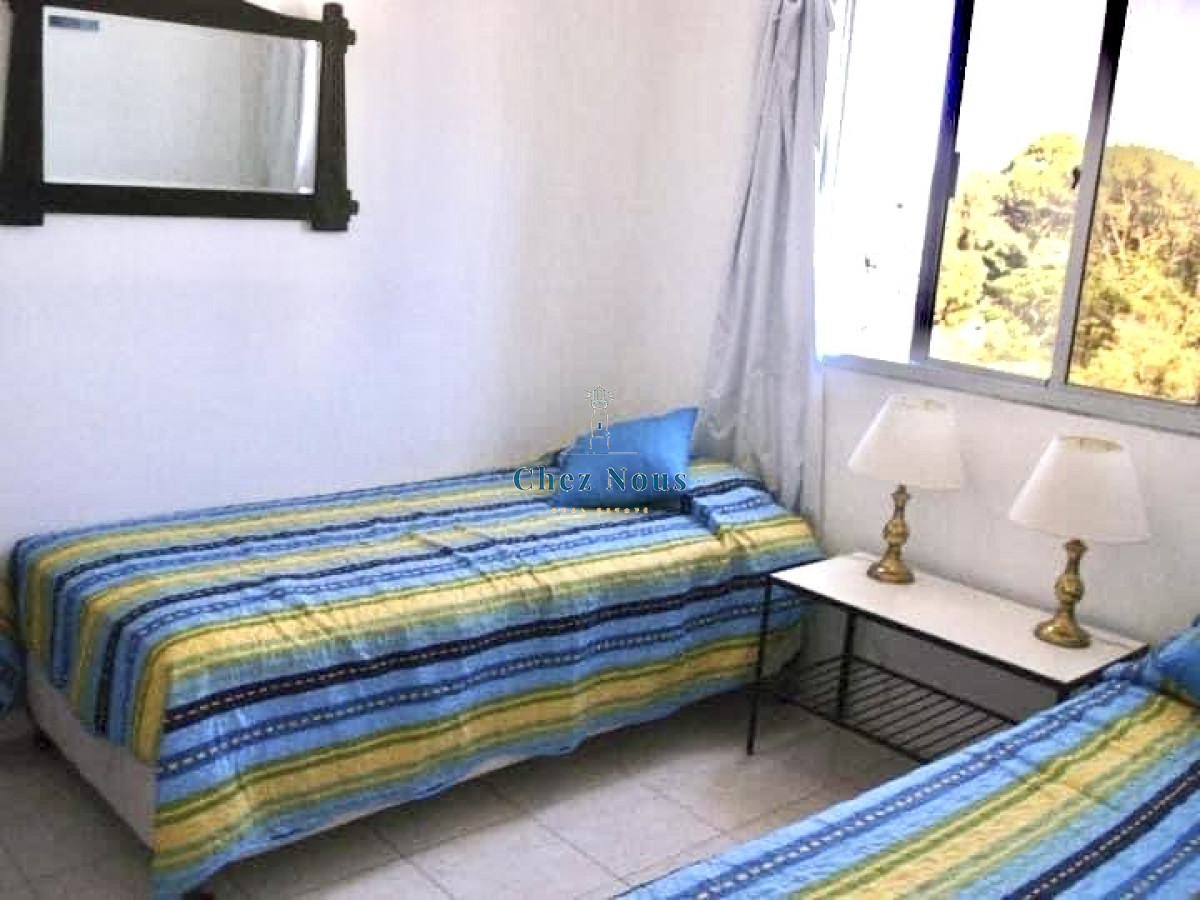Apartamento ID.1049 - Apartamento 2 dormitorios con balcón en excelente ubicación !!