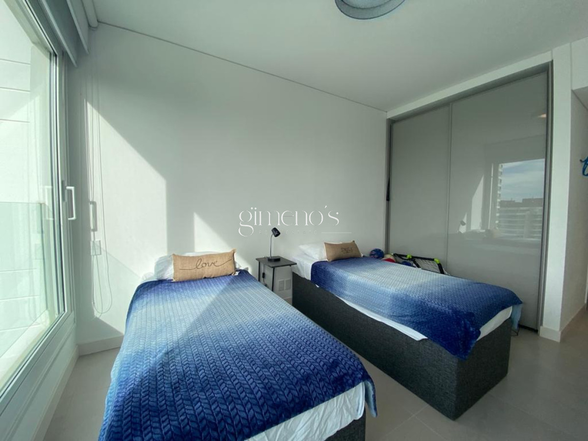 Apartamento ID.414 - Venta de Apartamento 3 Dormitorios - Playa Brava - Punta del Este 