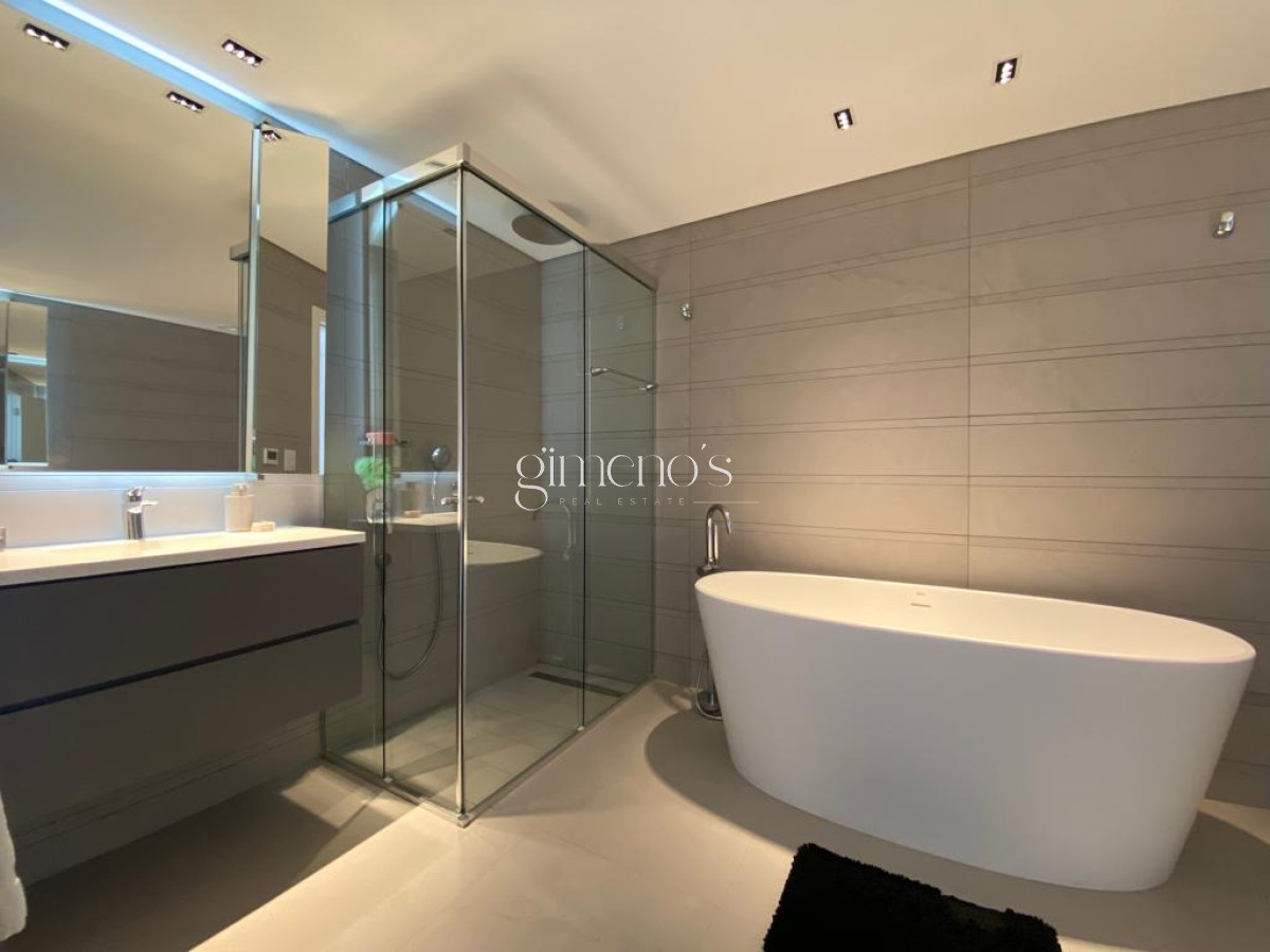 Apartamento ID.414 - Venta de Apartamento 3 Dormitorios - Playa Brava - Punta del Este 