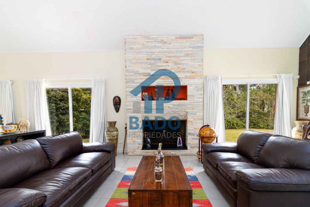 Casa ID.77 - Casa de 5 dormitorios en Alquiler