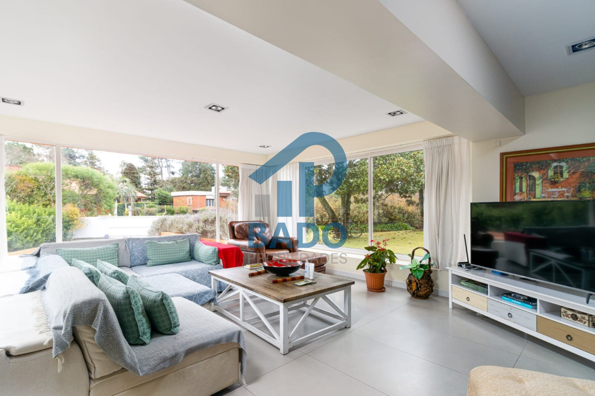 Casa ID.77 - Casa de 5 dormitorios en Alquiler