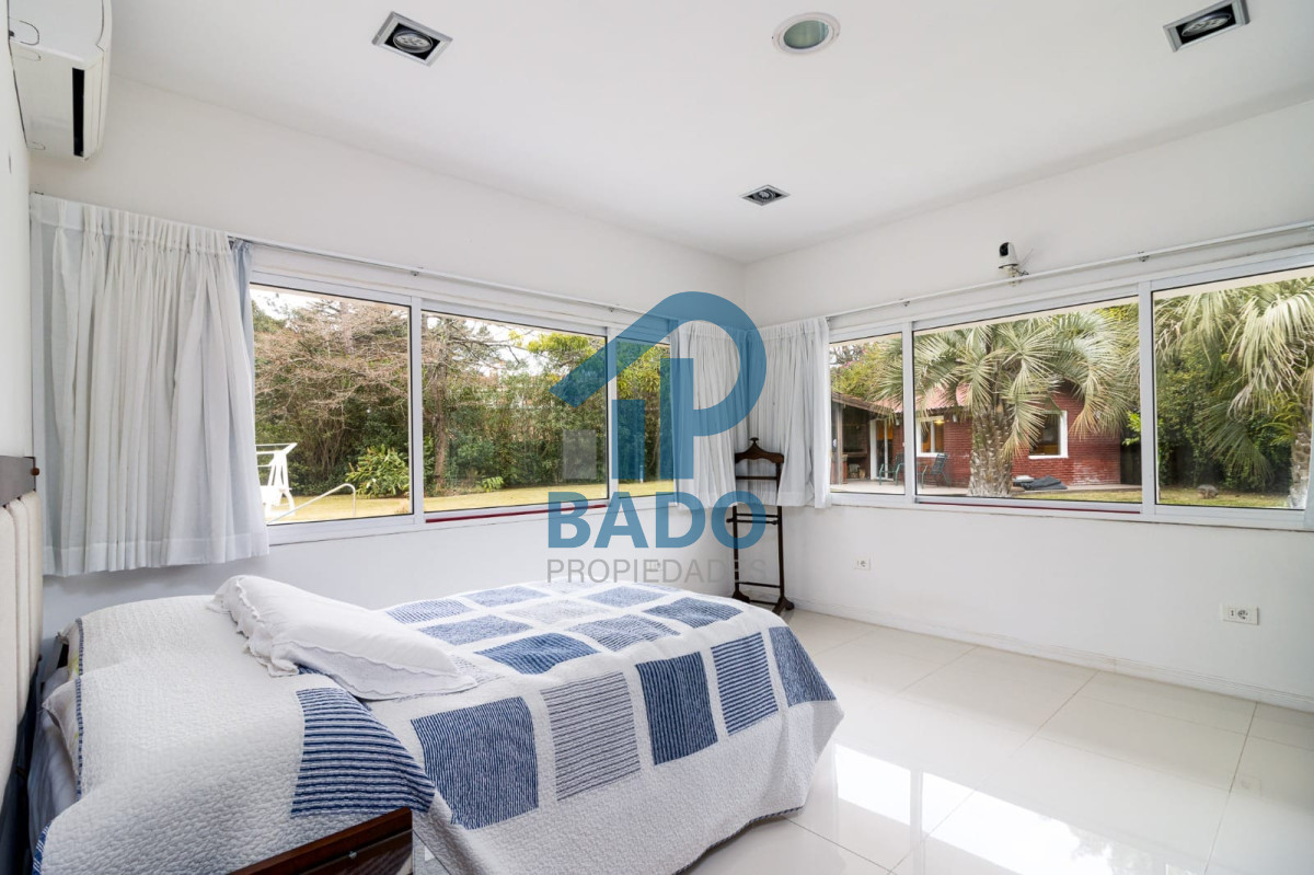 Casa ID.77 - Casa de 5 dormitorios en Alquiler