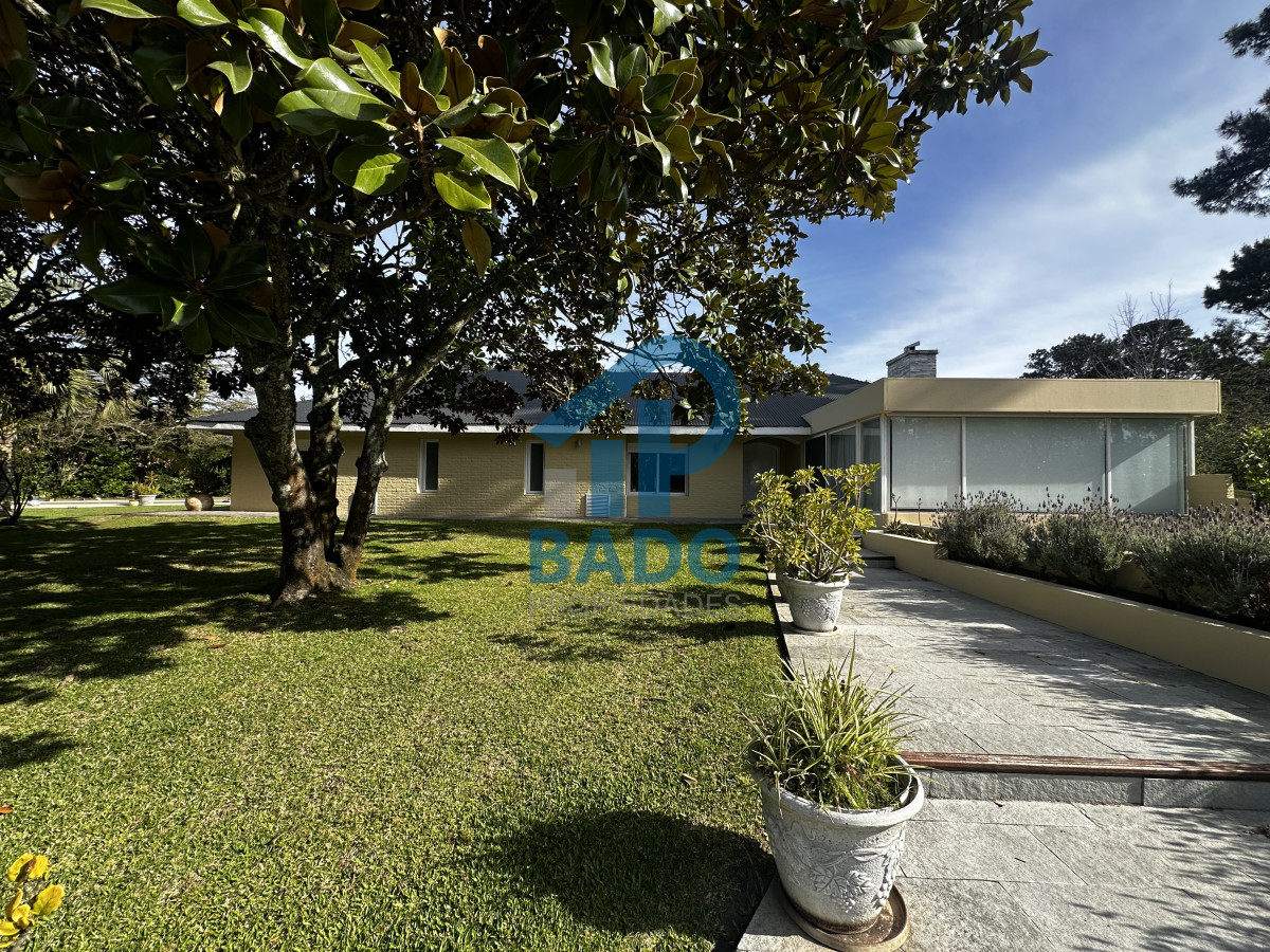 Casa ID.77 - Casa de 5 dormitorios en Alquiler