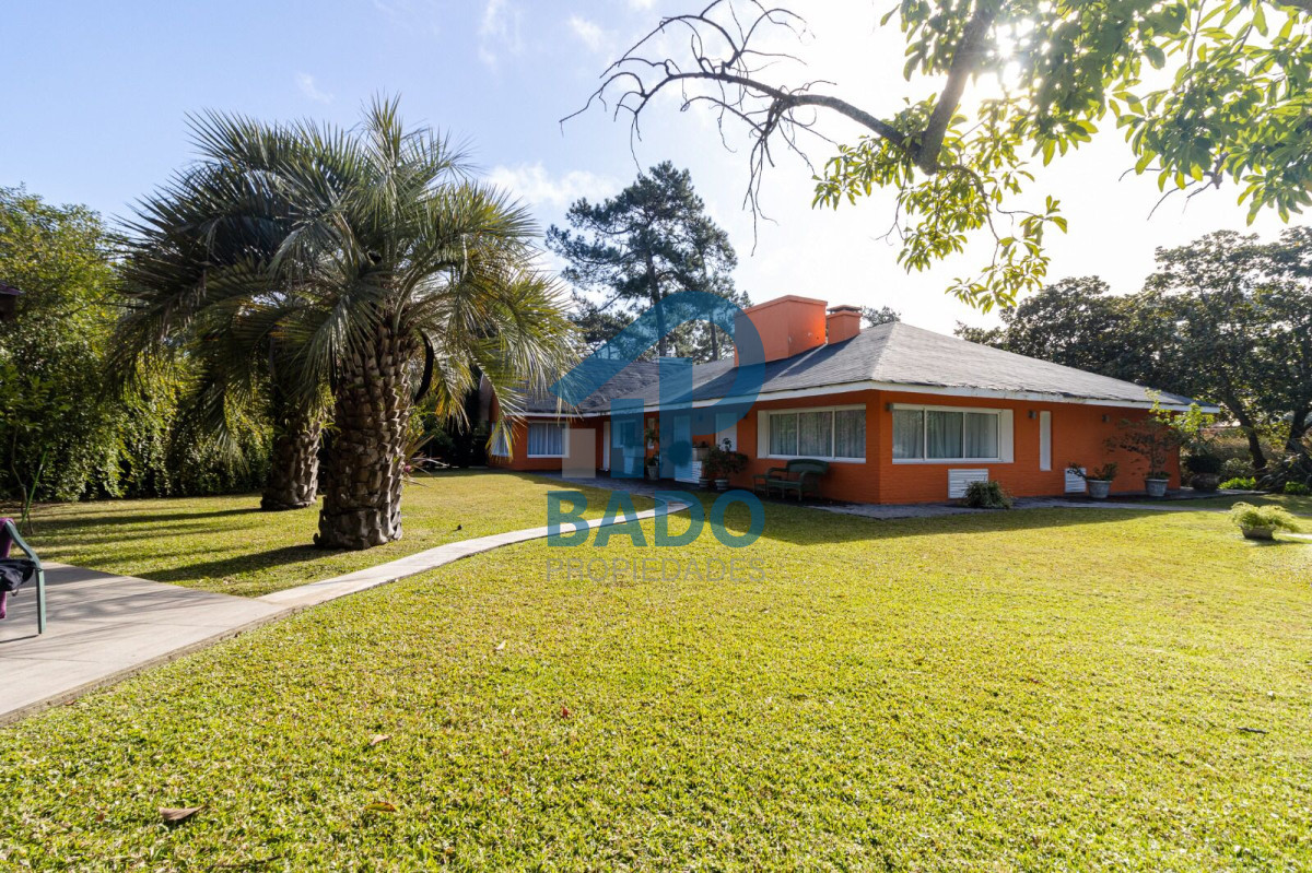 Casa ID.77 - Casa de 5 dormitorios en Alquiler