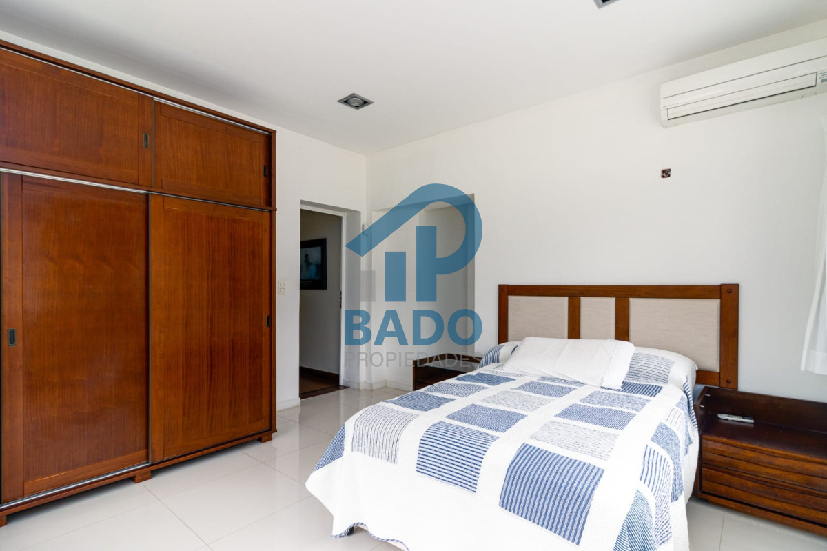 Casa ID.77 - Casa de 5 dormitorios en Alquiler