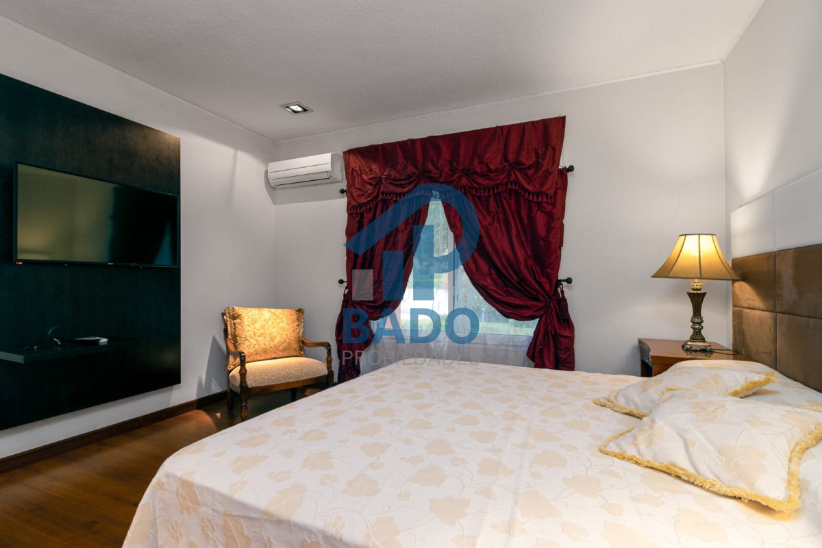 Casa ID.77 - Casa de 5 dormitorios en Alquiler