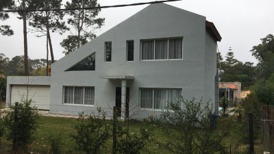 Casa 3 dormitorios en parque Burnett 