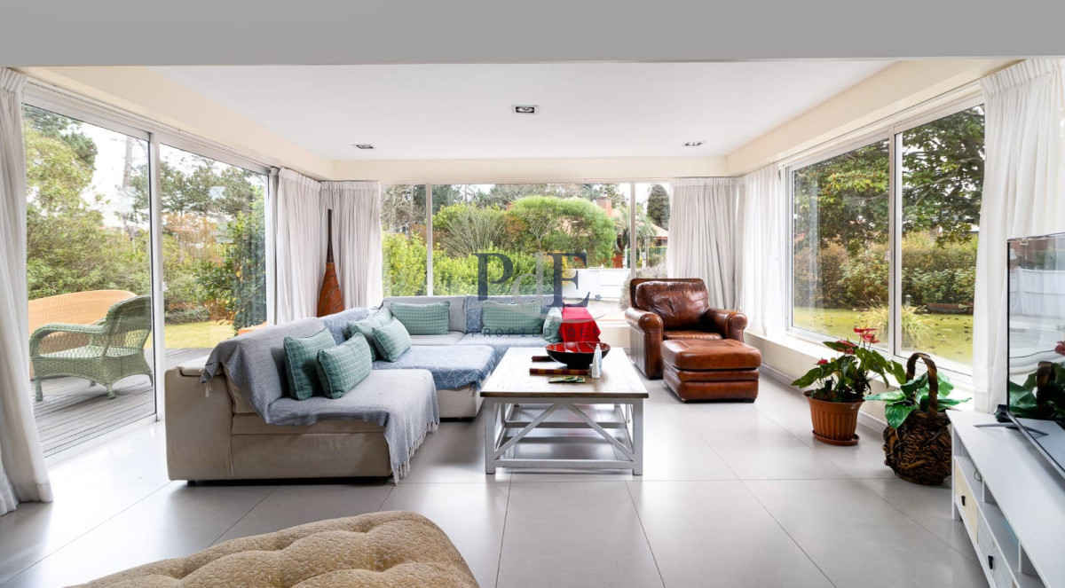 Importante Residencia 5 dormitorios. San Rafael, Punta del Este - Imagen 3