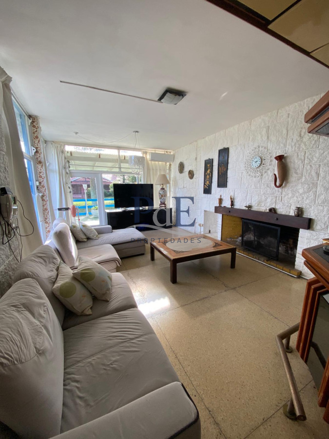 Casa en Venta en Punta del Este 5 dormitorios a 200 mts del mar. - Imagen 3