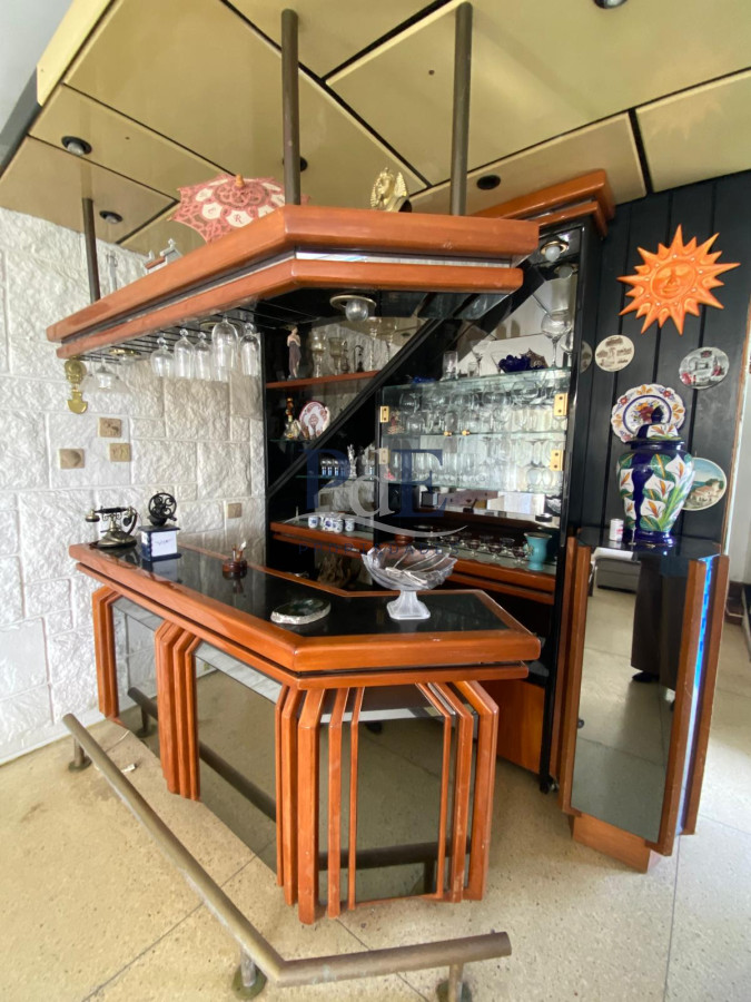 Casa en Venta en Punta del Este 5 dormitorios a 200 mts del mar. - Imagen 4