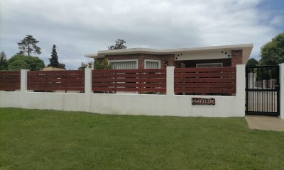 Excelente Casa en pinares 3 dormitorios y garaje para 2 autos