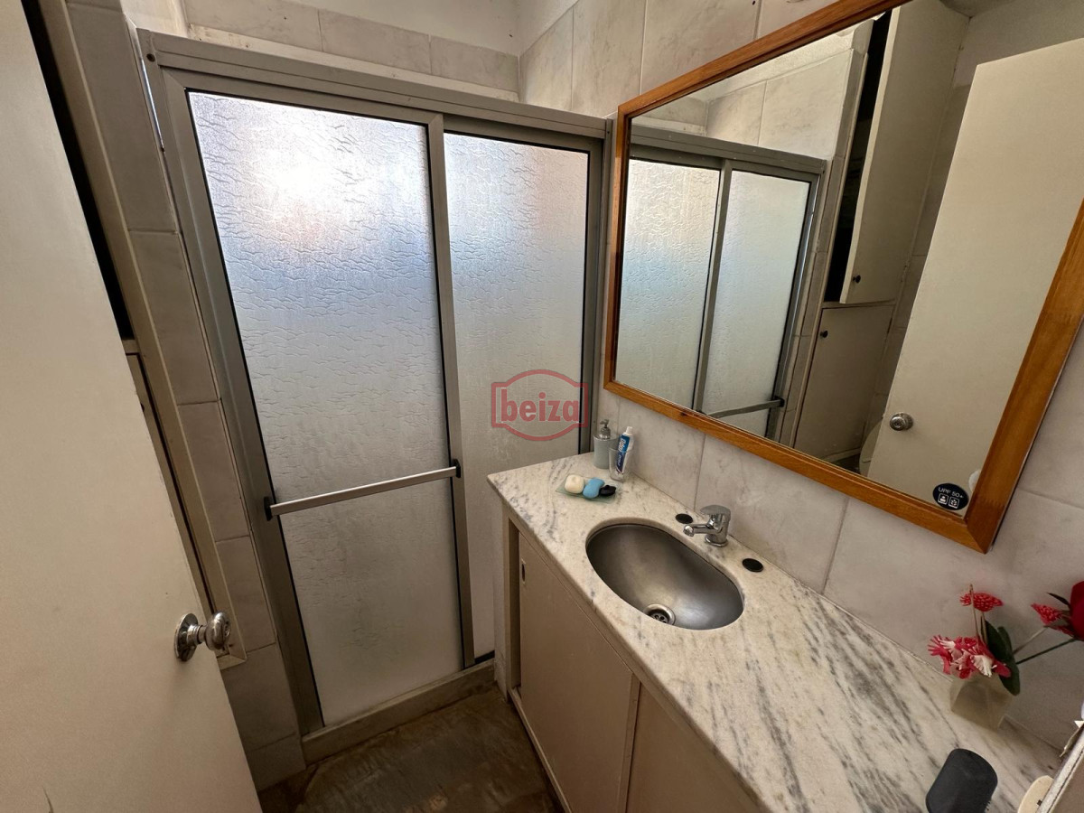 Apartamento ID.166886/VENTA,-Apartamento,-1-dormitorio,-Punta-del-Este,-Uruguay,-Bajos-Gastos - Dpto. Punta del Este 2 dorm, terraza a mts. del Maar