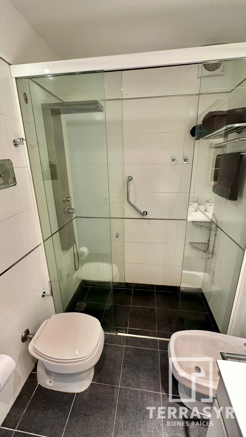 Apartamento ID.508 - Apartamento todo reciclado, 1 dormitorio, cochera, Primera linea
