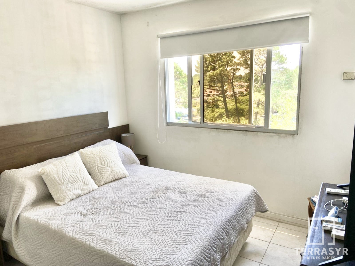 Apartamento ID.627 - Apartamento 2 dormitorios con balcón en excelente ubicación !!