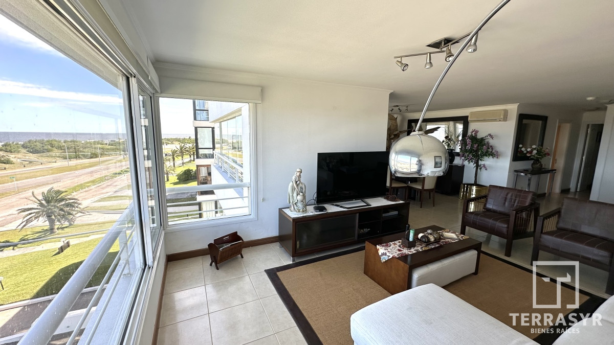 Apartamento ID.95 -  Primera Linea Brava 3 dormitorios + Dependencia