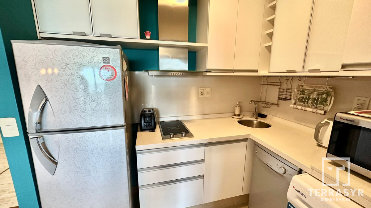 Apartamento ID.508 - Apartamento todo reciclado, 1 dormitorio, cochera, Primera linea