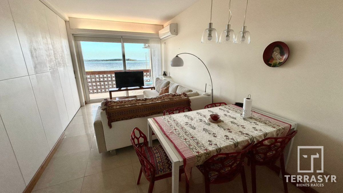 Apartamento ID.508 - Apartamento todo reciclado, 1 dormitorio, cochera, Primera linea