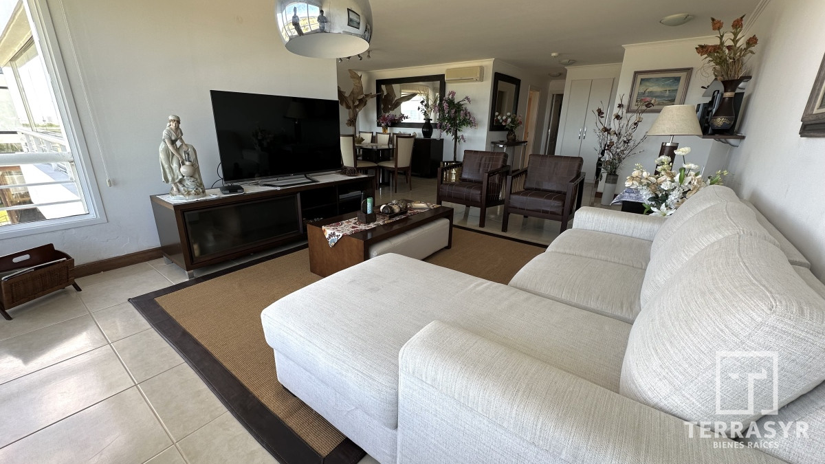 Apartamento ID.95 -  Primera Linea Brava 3 dormitorios + Dependencia
