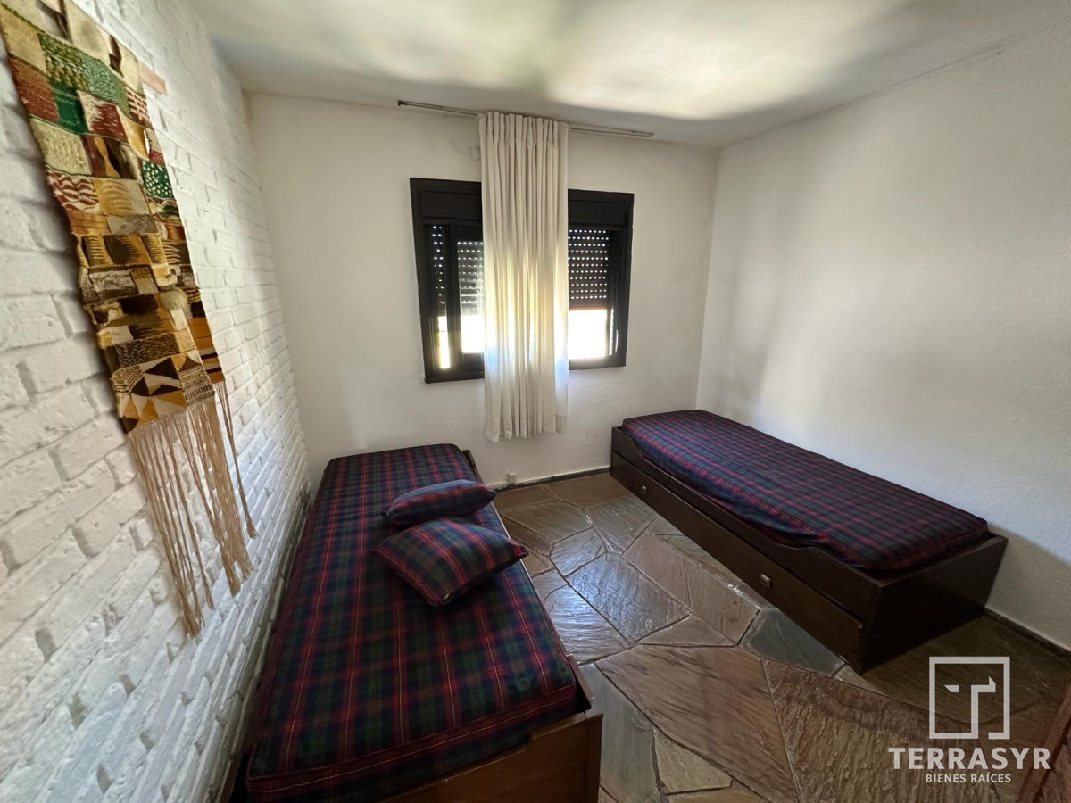 Apartamento ID.302 - Dpto. Punta del Este 2 dorm, terraza a mts. del Maar