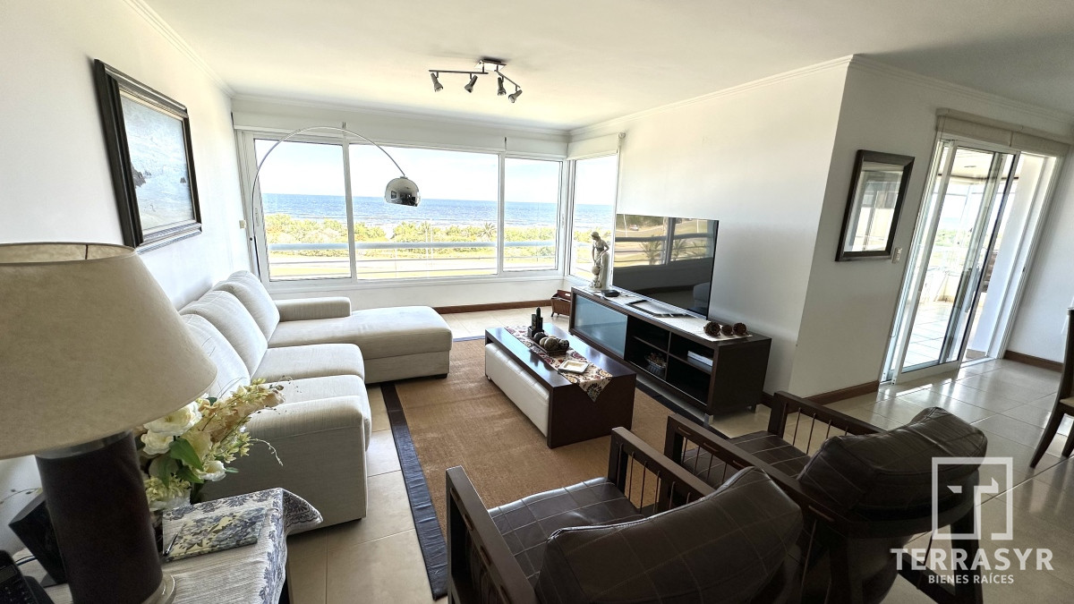 Apartamento ID.95 -  Primera Linea Brava 3 dormitorios + Dependencia