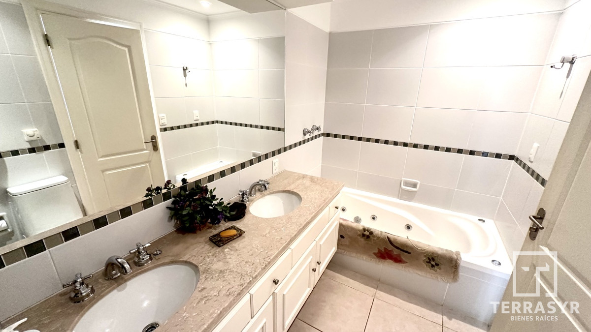 Apartamento ID.95 -  Primera Linea Brava 3 dormitorios + Dependencia