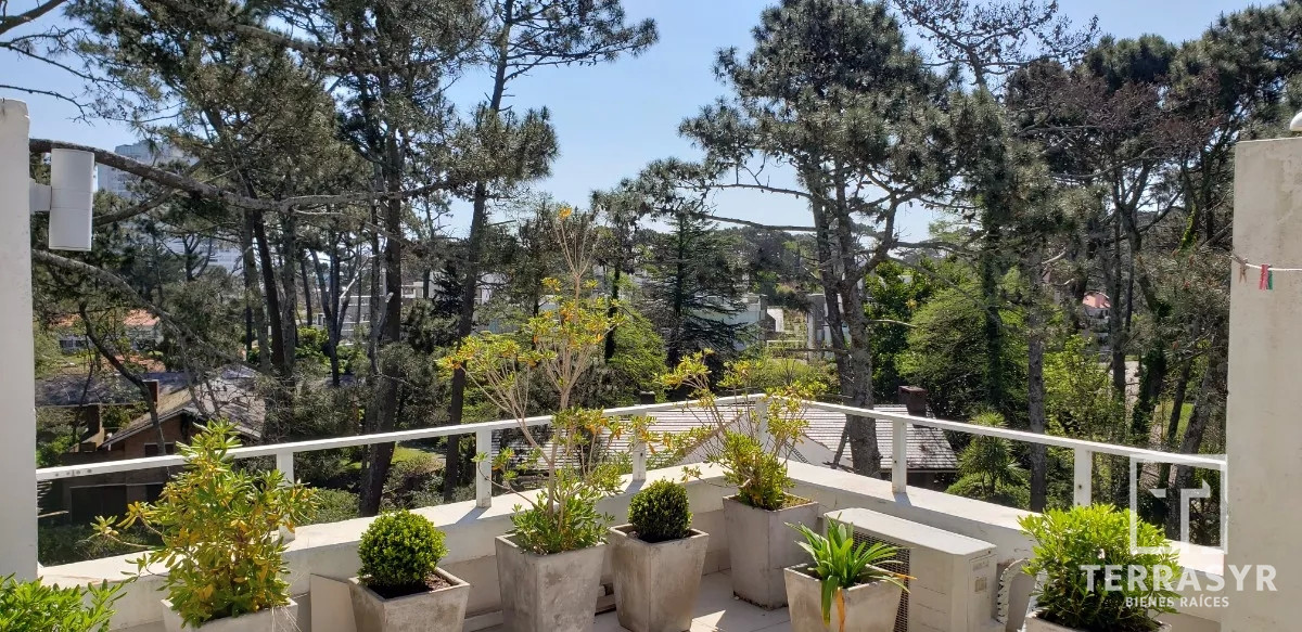Apartamento ID.611 - Penthouse en P18 Mansa!! 3 dormitorios y terraza espectacular!!